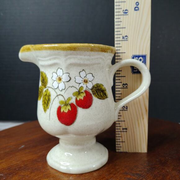 MIKASA Strawberry Festival Cream Creamer Pedestal - Picture 7 of 7
